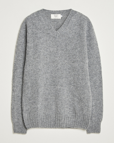 Heren | Harley Of Scotland | Harley Of Scotland Brushed Supersoft Lambswool V-Neck Mid Grey