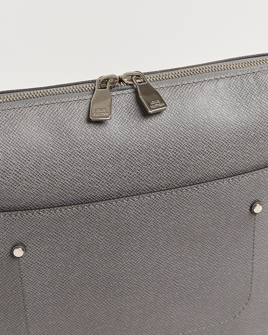 Heren | Pre-Owned & Vintage Bags | Louis Vuitton Pre-Owned | Gray Taiga PM Messenger Bag Grigori