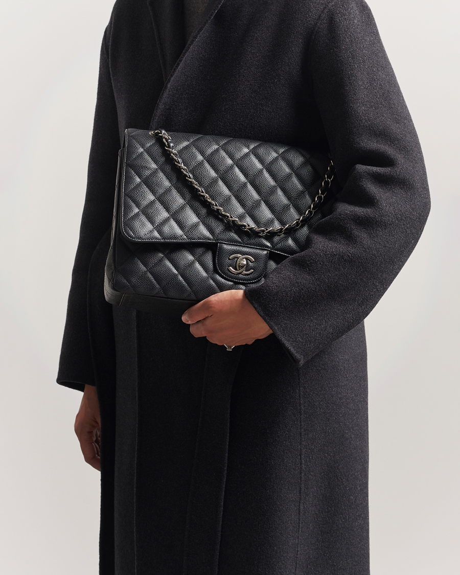 Heren | Gifts for Her | Chanel Pre-Owned | Classic Single Flap Maxi Black Caviar