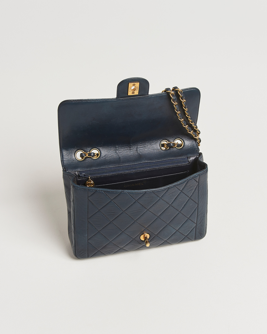 Heren | Pre-Owned & Vintage Bags | Chanel Pre-Owned | Classic Medium Single Flap Bag Lambskin Navy
