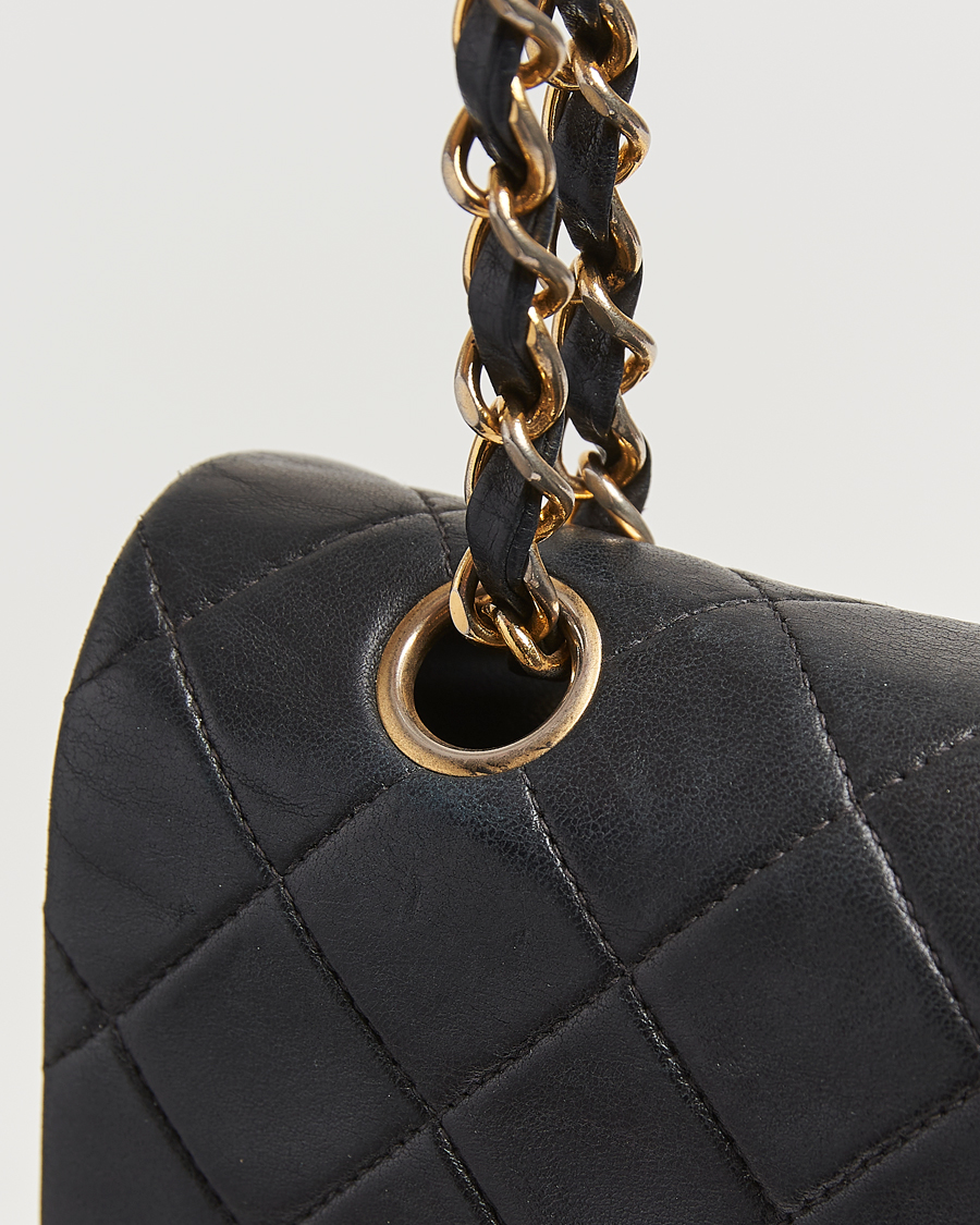 Heren | Gifts for Her | Chanel Pre-Owned | Classic Double Flap Medium Lambskin Black