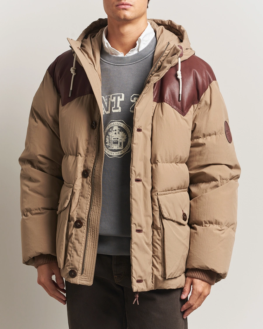 Heren | Jassen | GANT 240 Mulberry Street | Cotton Down Hooded Jacket Carmel Beige
