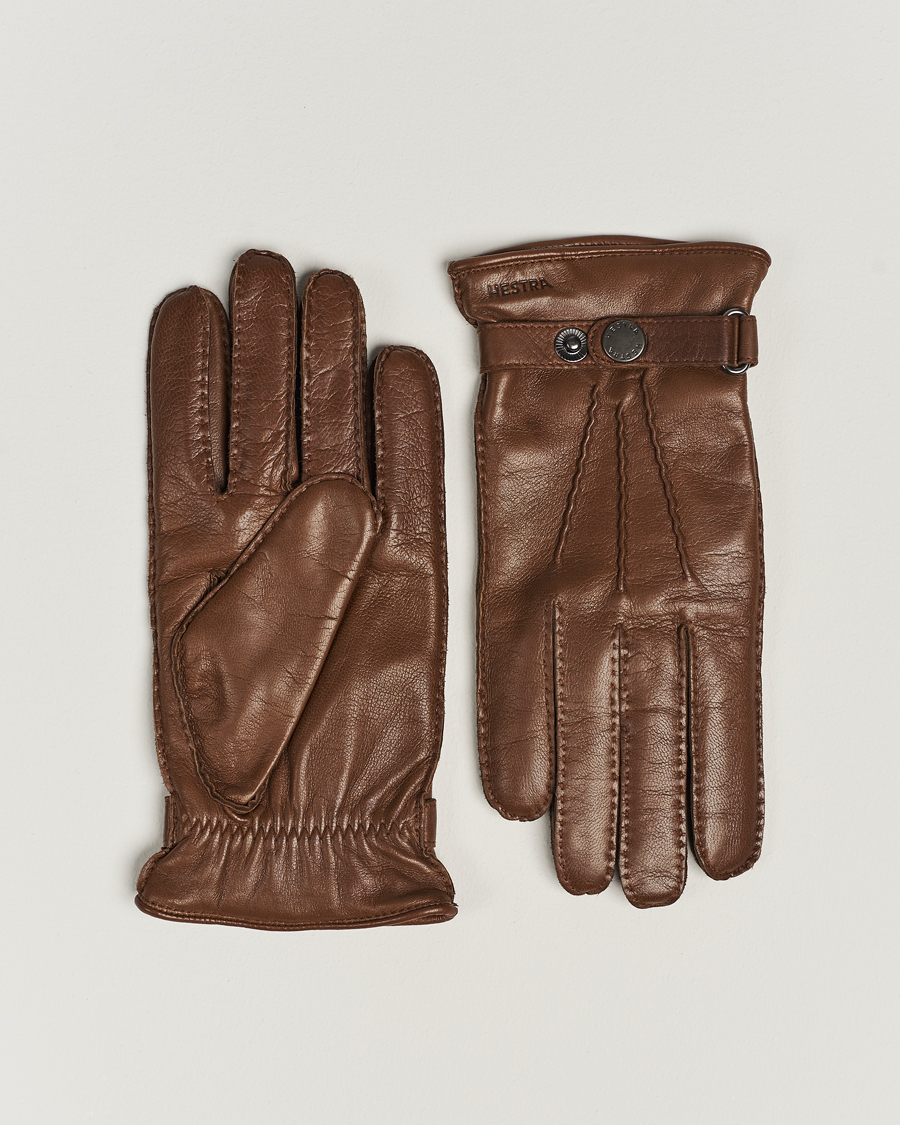 Leather gloves with clearance buckle