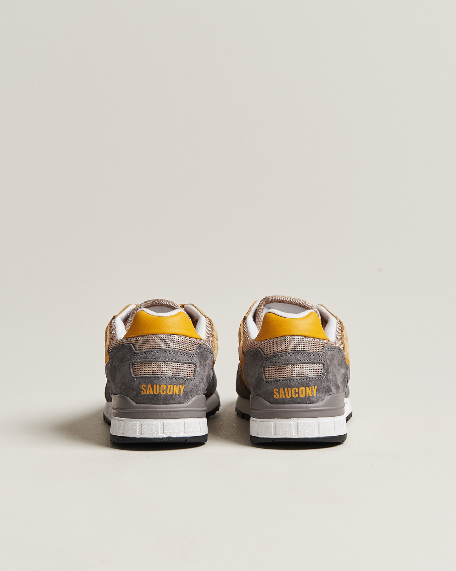 Saucony store charcoal yellow