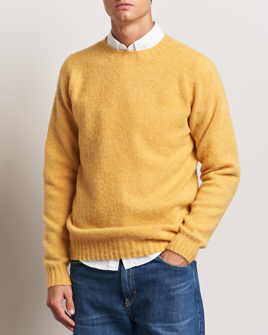 Heren | Truien | Harley Of Scotland | Brushed Supersoft Lambswool Crewneck Marzipan