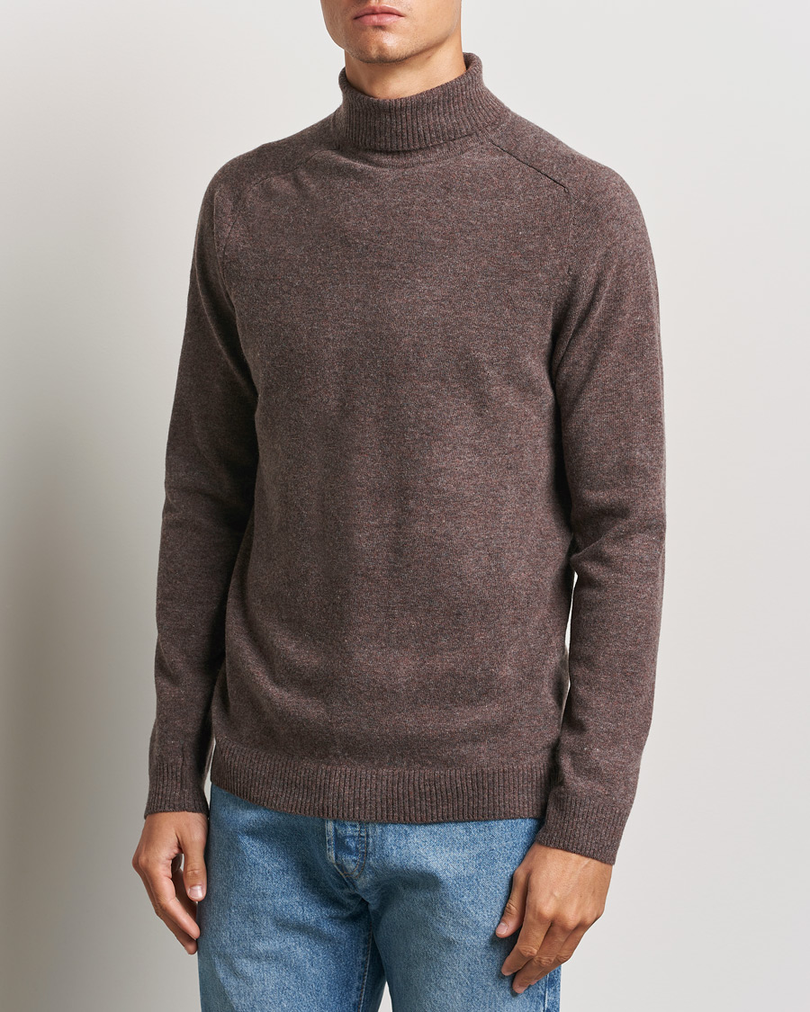 Heren | Coltruien | KnowledgeCotton Apparel | Lambswool Rollneck Brown