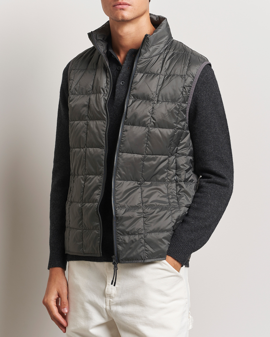 Heren | Herfstjassen | TAION | High Neck Full Zip Lightweight Down Vest Charcoal