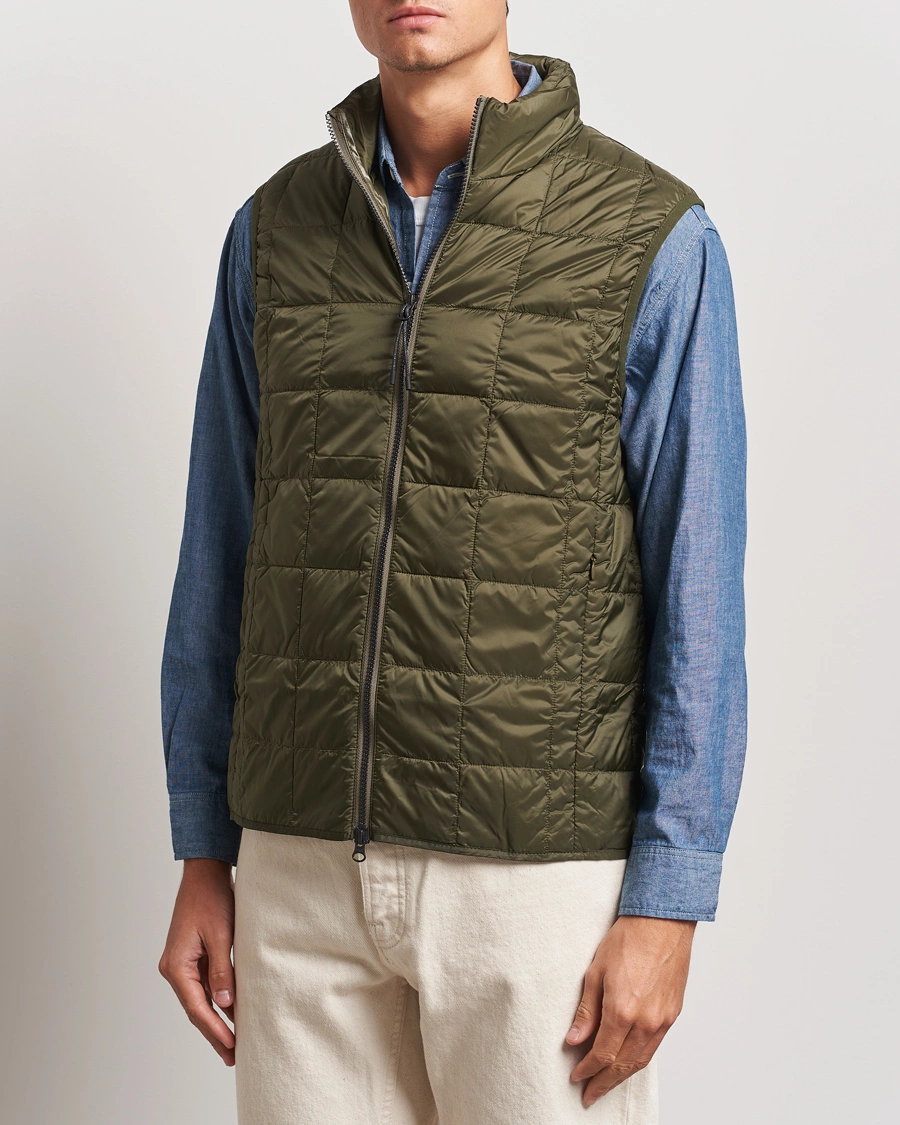 Heren | Gilets | TAION | High Neck Full Zip Lightweight Down Vest Dark Olive