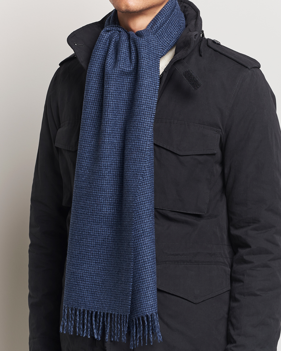 Heren |  | Amanda Christensen | Merino Wool Dogtooth Scarf Navy