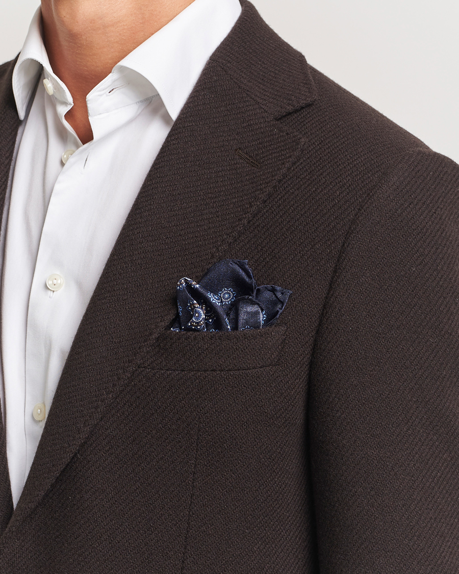 Heren |  | Amanda Christensen | Silk Twill Printed Flower Pocket Square Navy