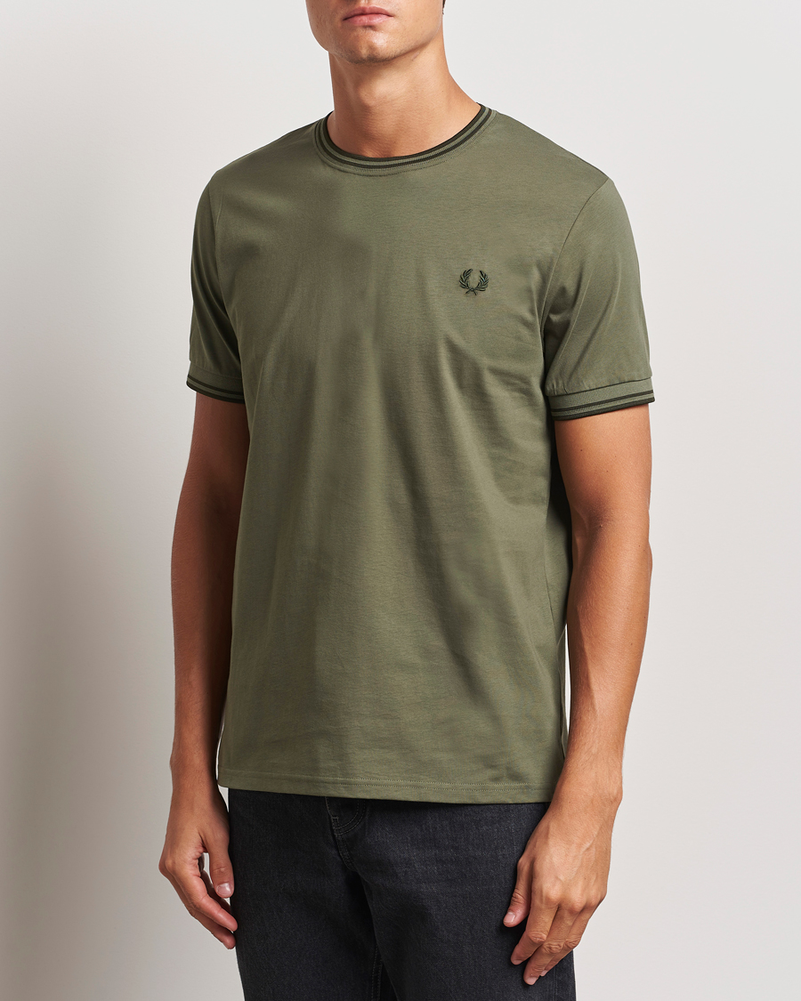 Heren |  | Fred Perry | Twin Tipped T-Shirt Laurel Green