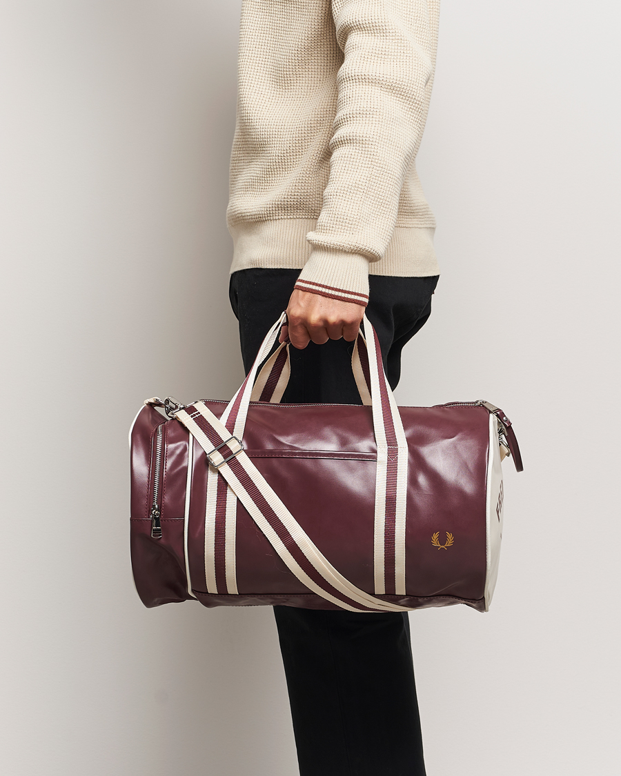 Heren |  | Fred Perry | Classic Barrel Bag Oxblood/Ecru