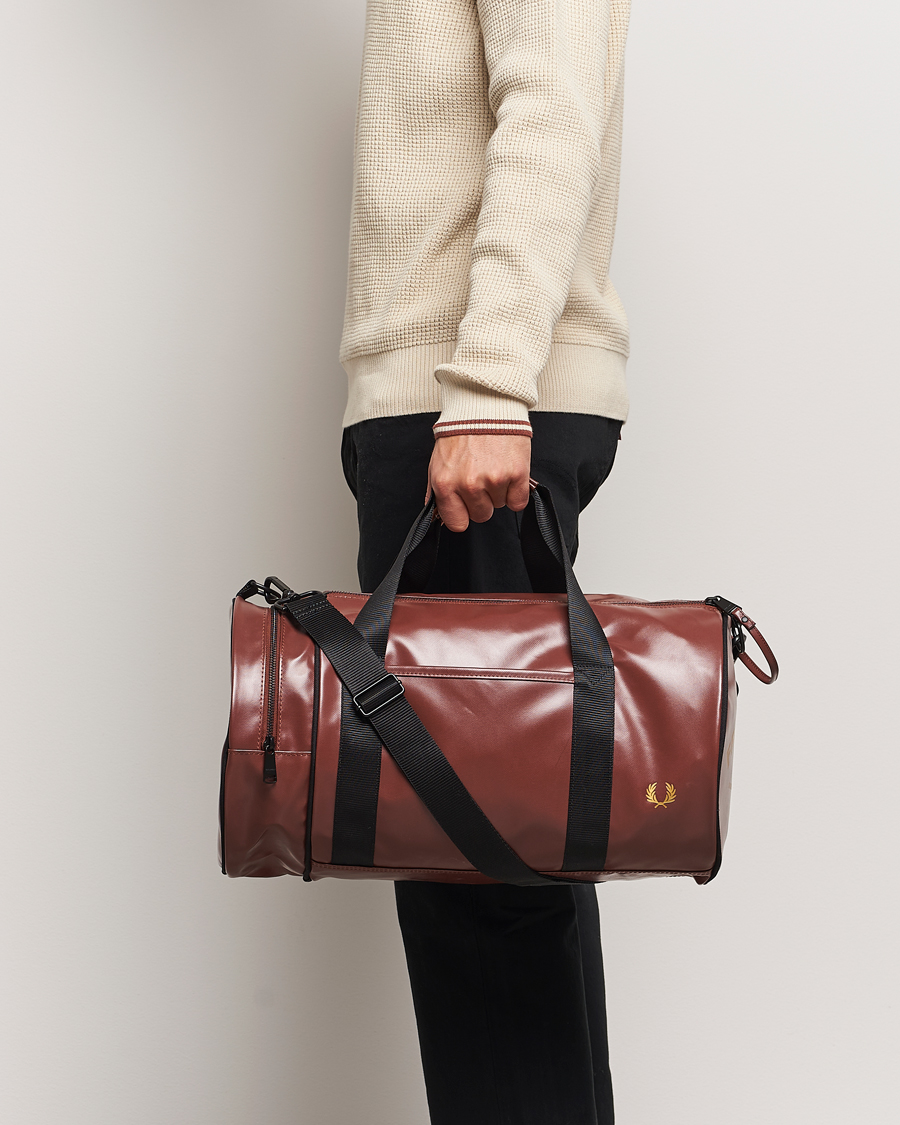 Heren |  | Fred Perry | Tonal Classic Barrel Bag Whiskey Brown