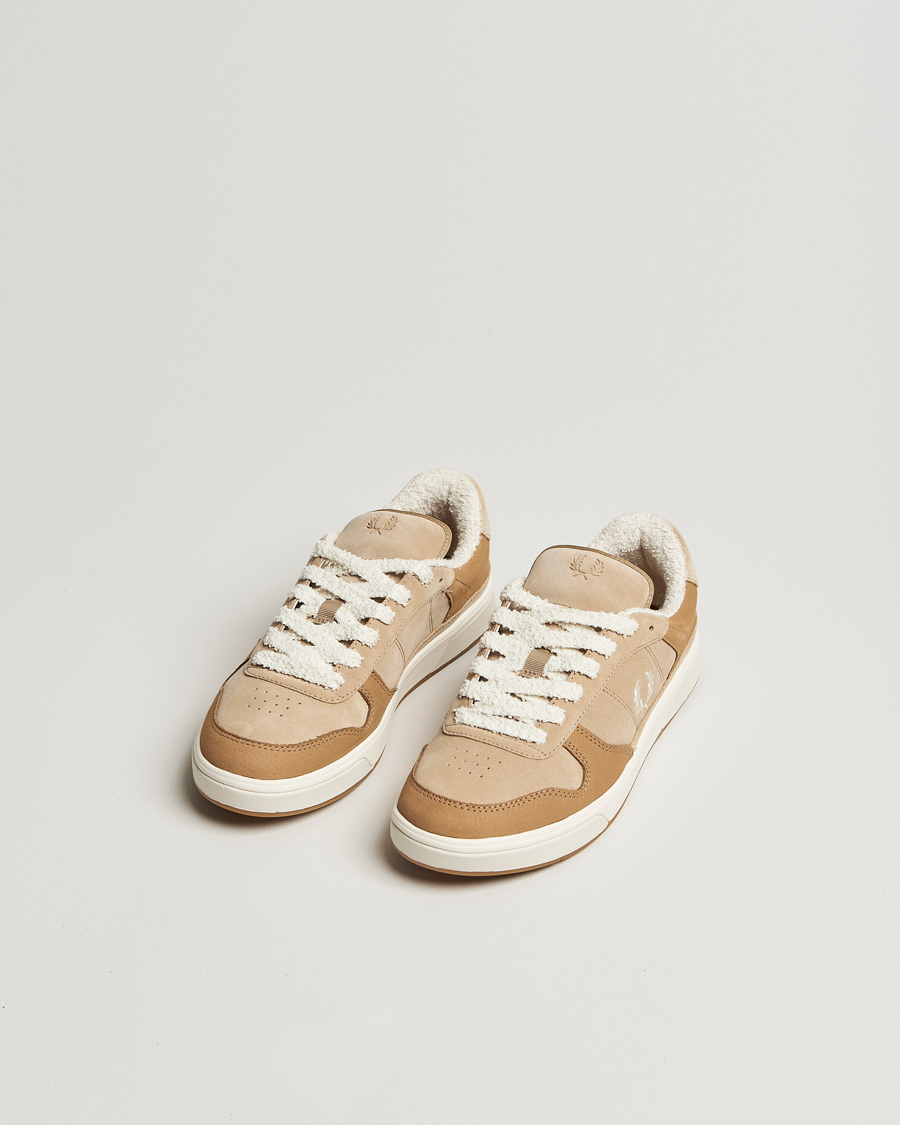 Heren |  | Fred Perry | B300 Textured Nubuck/Suede Sneaker Warmstone/Ecru