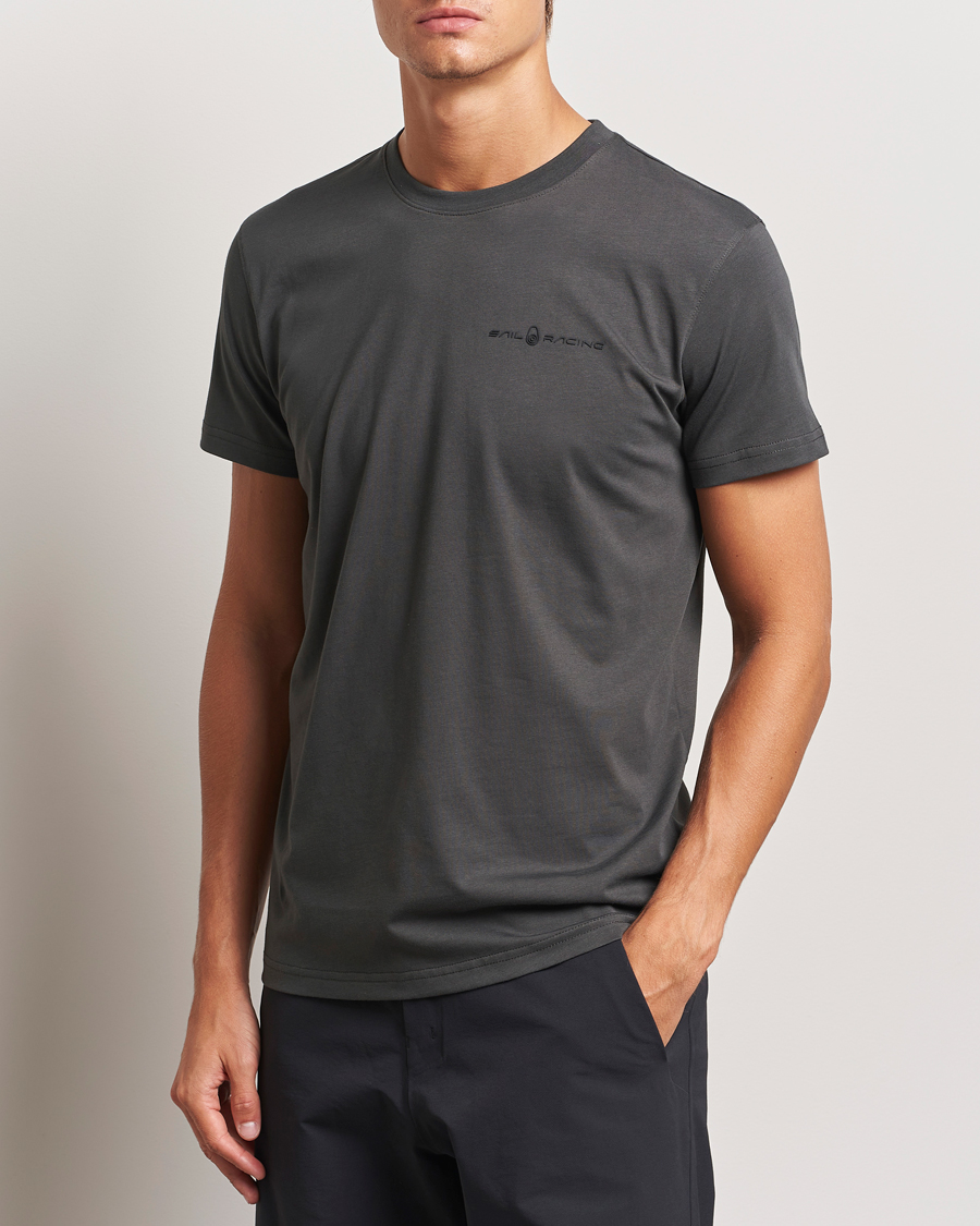 Heren |  | Sail Racing | Bowman Crew Neck T-Shirt Asphalt