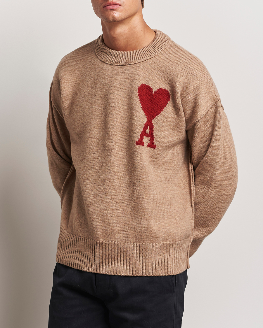 Heren |  | AMI | Big Heart Logo Crew Neck Camel