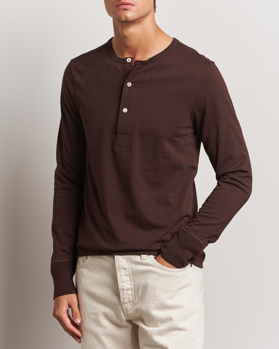 Heren | Contemporary Creators | Merz b. Schwanen | Classic Organic Cotton Henley Coffee