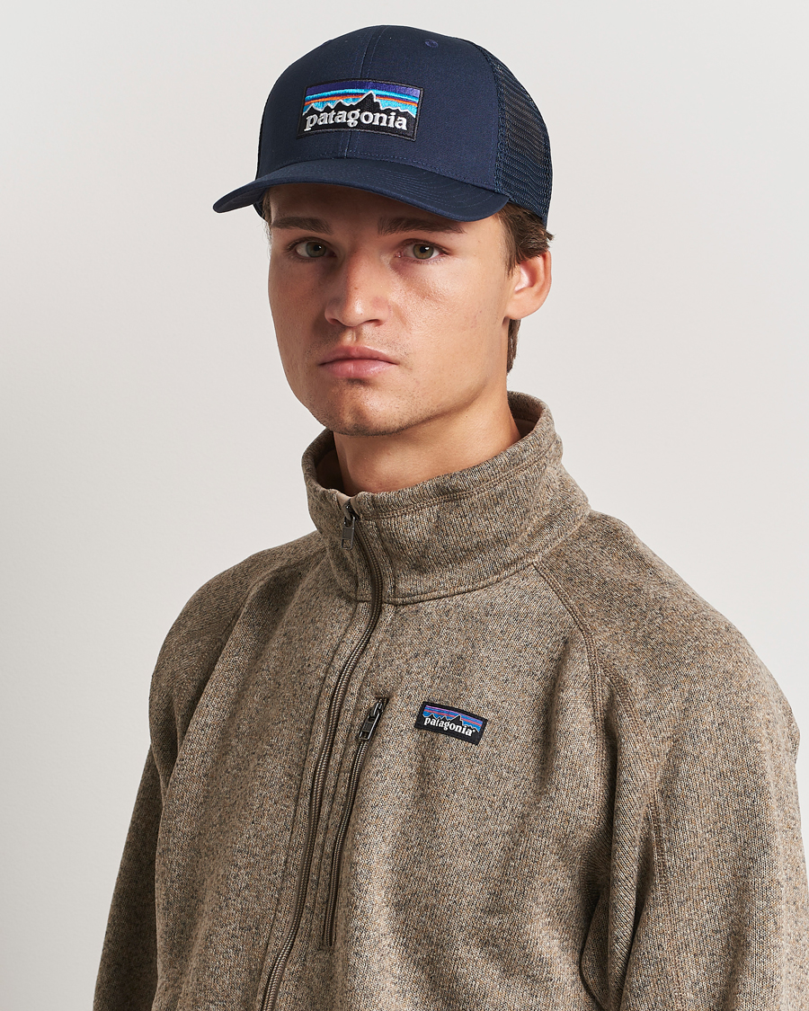 Heren |  | Patagonia | P-6 Logo Trucker Hat New Navy